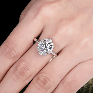 Round Cut 2.0 Ct Moissanite Classic Engagement Ring