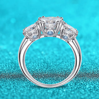 5.0 Ct Round Three Stone Moissanite Diamond Engagement Ring