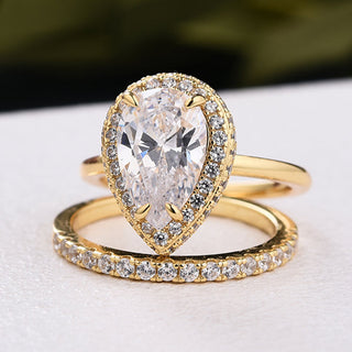 Pear Cut Created Diamond with Halo Yellow Gold Bridal Set