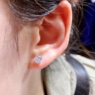 1.0 Ct Round Cut Moissanite Diamond Stud Earrings
