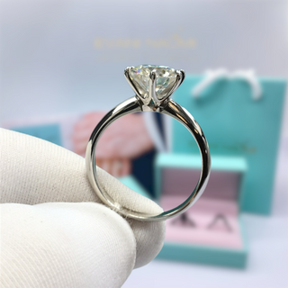 2.0 Ct Round Cut Moissanite Classic Engagement Ring