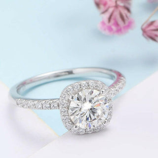 1.0 Ct Round Cut Moissanite Halo Engagement Ring