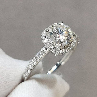 14k White Gold Round Cut Engagement Ring