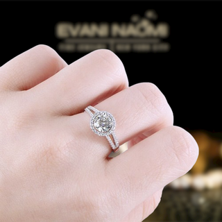 Classic 1.0 Ct Round Cut Moissanite Halo Engagement Ring