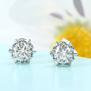 Round Moissanite Stud Earrings with Snowflake