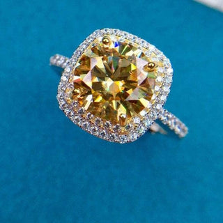 3.0 Ct Round Yellow Moissanite Classic Halo Engagement Ring