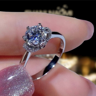 1.0 Ct Round Cut Moissanite Diamond Classic Engagement Ring