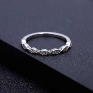 Scalloped Round Moissanite Stackable Wedding Band