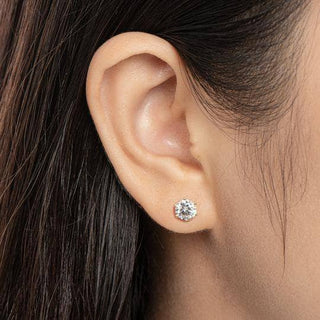 2.0 Ct Round Moissanite Stud Earrings