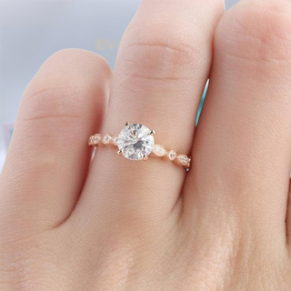 Classic 1.0 Ct Round Cut Moissanite Engagement Ring