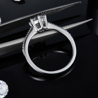 White Gold 1.0 Ct Round Cut Diamond Engagement Ring