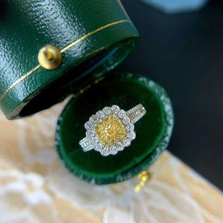 18k White Gold Natural Diamond Engagement Ring