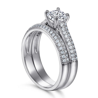 0.8 Ct Round Moissanite Engagement Ring Set