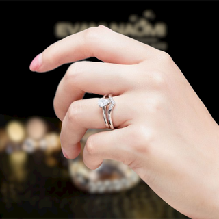 0.8 Ct Pear Cut Moissanite Engagement Ring Set