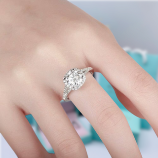 1.5 Ct Round Cut Split Shank Engagement Ring