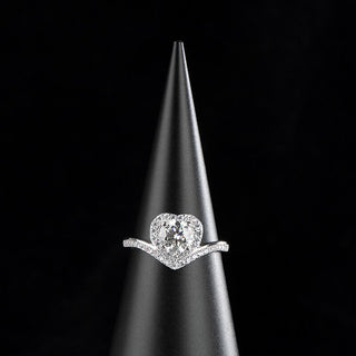 Classic 1.0 Ct Heart Shaped Moissanite Engagement Ring