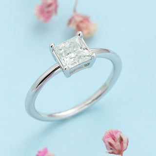 Elegant 1.0 Ct Princess Cut Moissanite Solitaire Engagement Ring