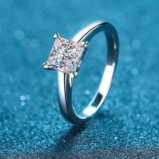 Classic 2.0 Ct Princess Cut Moissanite Engagement Ring