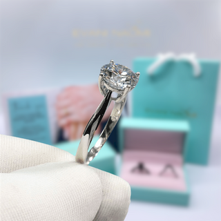 2.0 Ct Round Cut Moissanite Engagement Ring