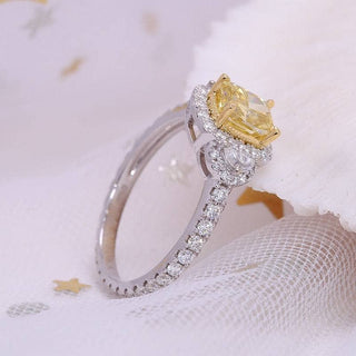 18k White Gold Yellow Cushion Cut Moissanite Halo Engagement Ring