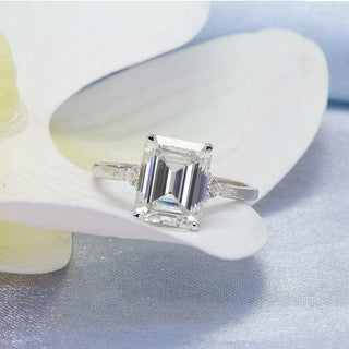 18k White Gold Emerald Cut Moissanite Hidden Halo Engagement Ring