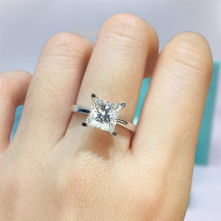 18K White Gold 2.0 Ct Princess Cut Moissanite Engagement Ring