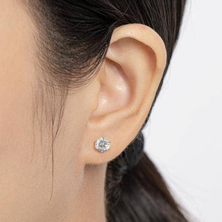 2.0 Ct Round Moissanite Stud Earrings