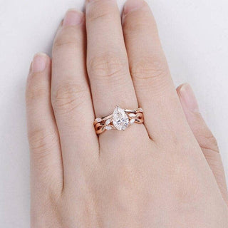 14K Rose Gold 1.5 Ct Pear Moissanite Bridal Ring Set