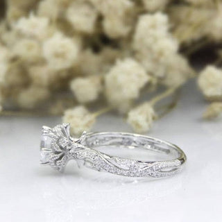 Exquisite 14K White Gold 1.0 Ct Moissanite Engagement Ring