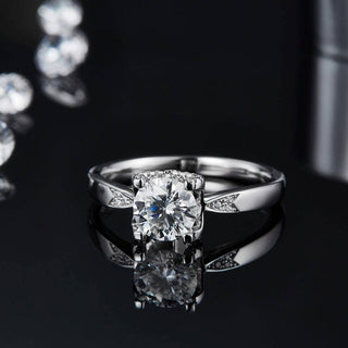 Elegant 1.0 Ct White Gold Engagement Ring