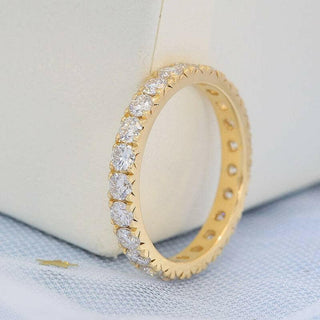 18k Yellow Gold Round Cut Moissanite Wedding Band