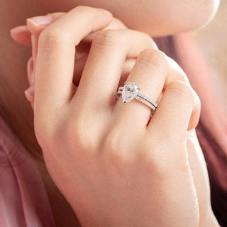 2.0 Ct Pear Cut Moissanite Diamond Engagement Ring Set