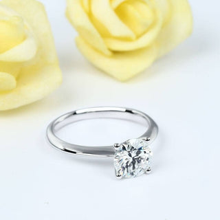 2.5 Ct Round Cut Solitaire Moissanite Engagement Ring