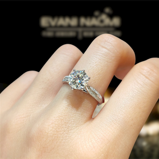 Star Queen White Gold Engagement Ring with 2.0ct Moissanite Diamond