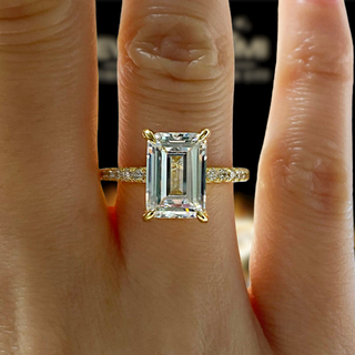 Classic Emerald Cut 4.0 ct Diamond Yellow Gold Engagement Ring
