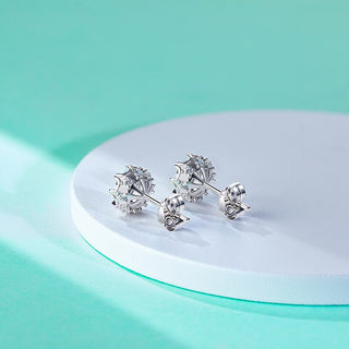 Gorgeous 1.0ct Moissanite Diamond Flower Stud Earrings
