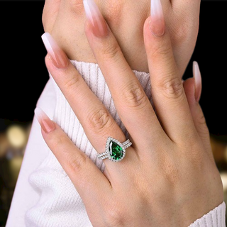 Pear Cut 2.2 ct Emerald Green Diamond Halo Bridal Ring Set