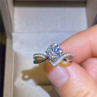 1ct Round Cut Moissanite VVS Four Claws Engagement Ring Evani Naomi Jewelry