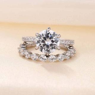 Classic 2.5ct Round Cut Created Diamonds Bridal Ring Set