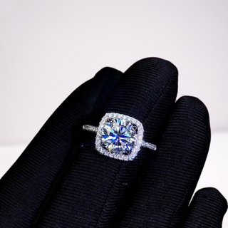 2ct Round Cut Diamond Halo Engagement Ring - Evani Naomi Jewelry