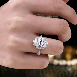 14k White Gold Oval Cut Diamond Engagement Ring