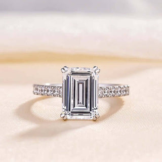Stunning 3.0 ct Emerald Cut Diamond Engagement Ring
