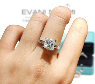 Princess Cut 1ct Sparkling Diamond Classic 4 Claw Engagement Ring - Evani Naomi Jewelry