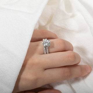 Round-cut 3.0 ct Diamond Bridal Set Evani Naomi Jewelry
